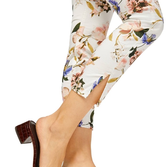 7 For All Mankind JEN7 Floral Cropped Skinny Jeans Capri Ankle — Size 8 - Picture 3 of 10